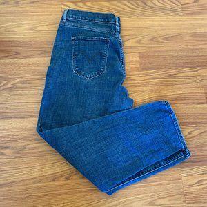 Classic Capri Size 30 Levi Jeans Women
